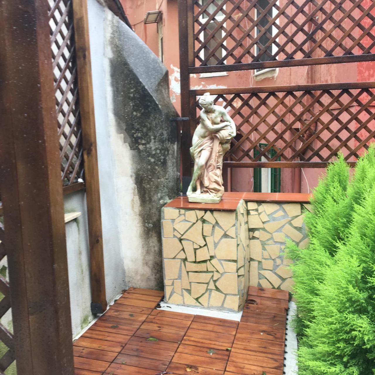 Il Giardino Di Daphne Bed & Breakfast Наполи Екстериор снимка